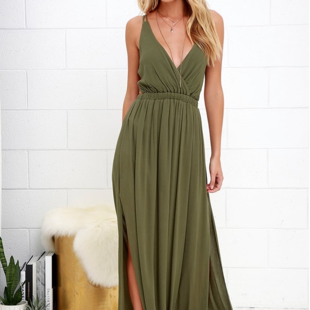 Lulu’s Lost in Paradise Maxi Dress